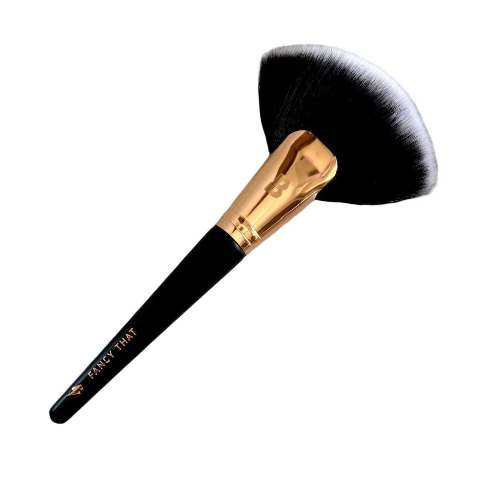 Docolor SE Professional Fan Makeup Brush – Perfect for Highlighting & Finishing Touches