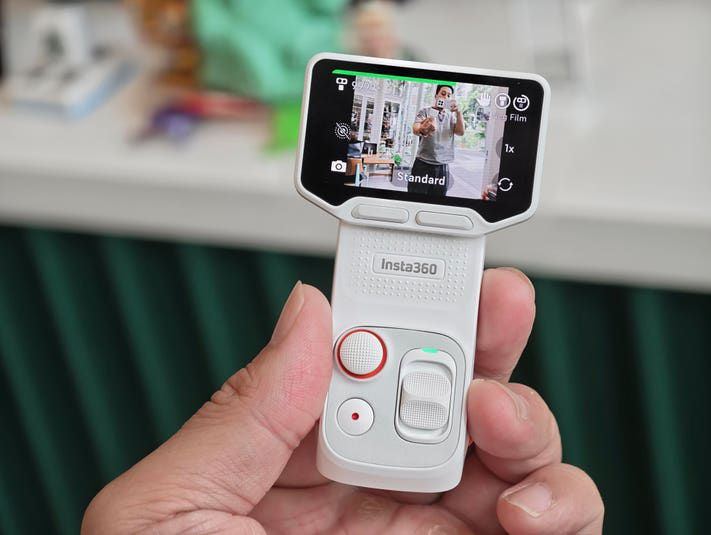 insta 360luna ultra Pocket Camera