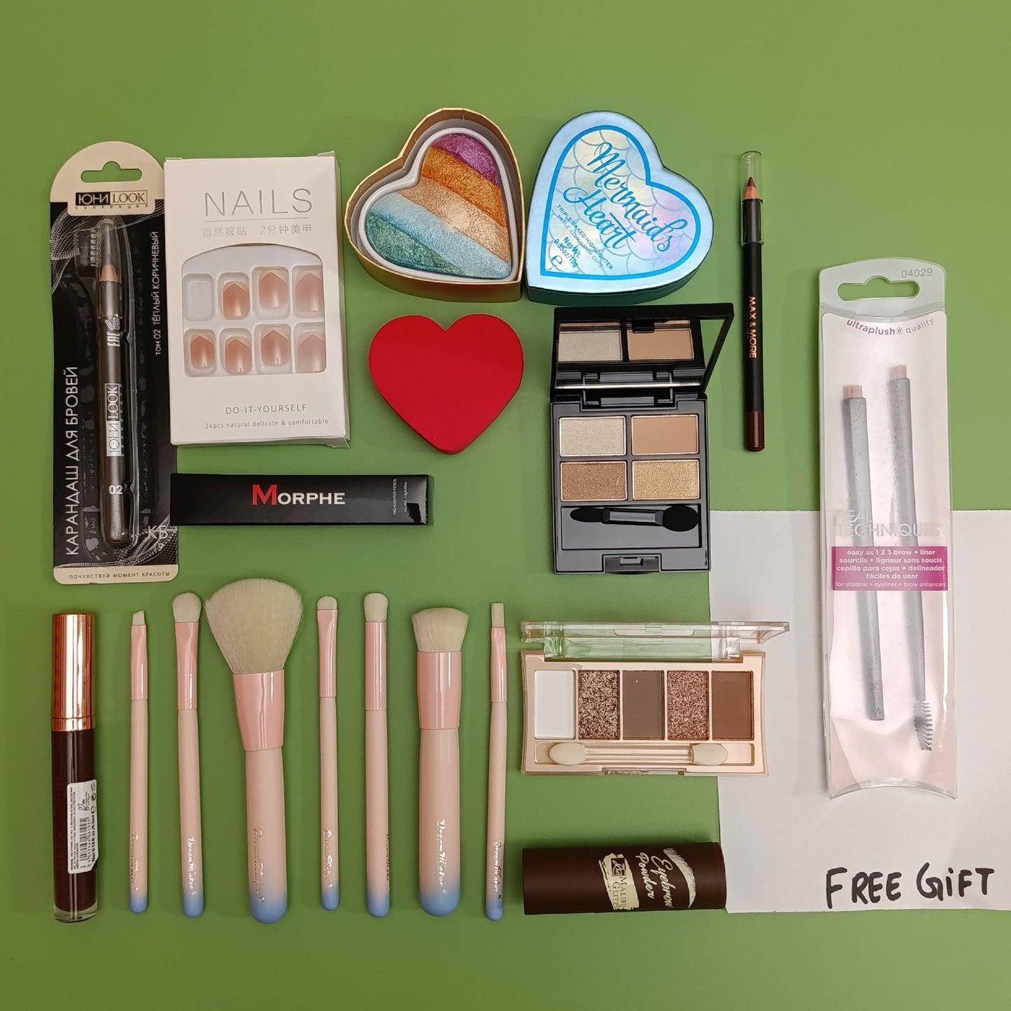 Azaadi Makeup Deals – 10 or 12 Beauty Essentials + Free Gift & Free Shipping
