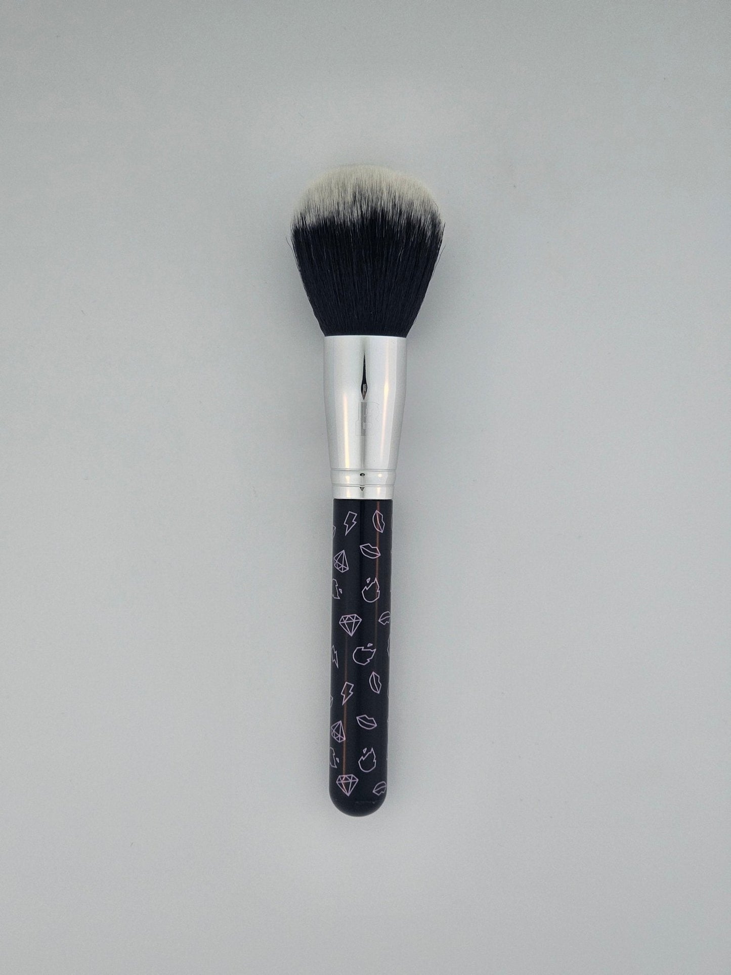 Beauty Bay Iconic Black Face Powder Brush | Luxurious, Flawless Application