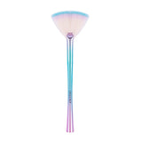 Docolor Fan Brush – Highlighter & Contour Makeup Brush | Soft Synthetic Bristles | Vegan & Cruelty-Free