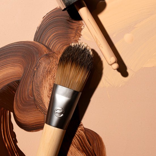 🌿 EcoTools Classic Foundation Brush – Smooth, Flawless Coverage