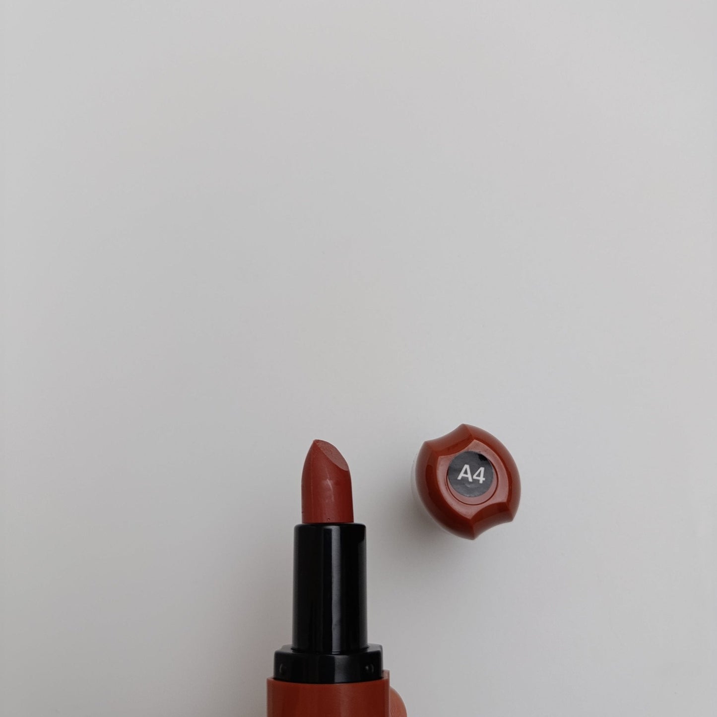 Huda Beauty Super Matte Stay Lipstick – Chocolate Flavor, 24H Stay