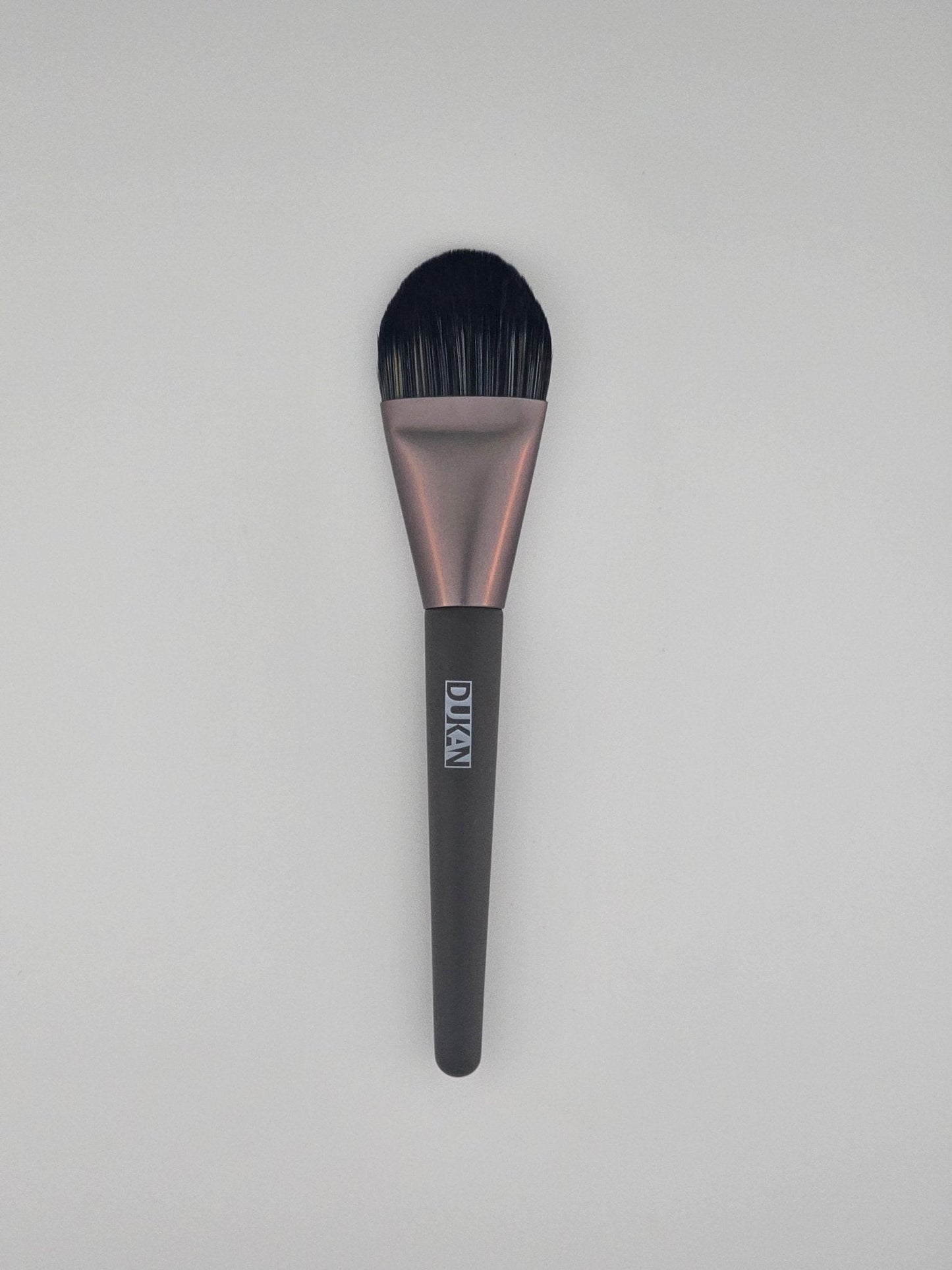 Large Arc Foundation Brush - Perfectly Smooth & Even Coverage