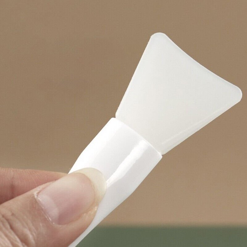 Professional Quality Silicone Facial Mask Makeup Brush – Smooth Application, Spa-Like Experience