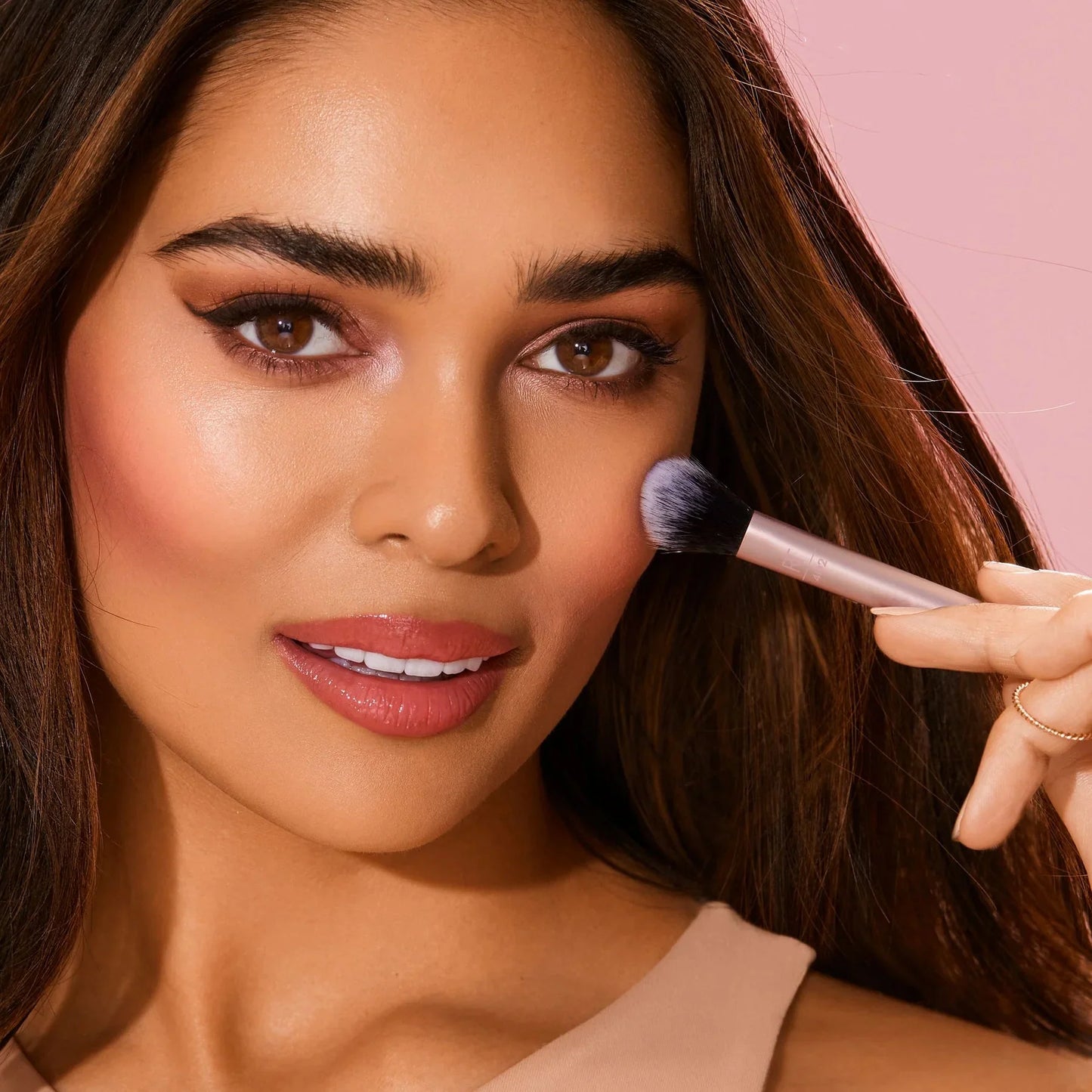 Real Techniques RT 402 Setting Brush – Precision Powder &  Highlight Brush