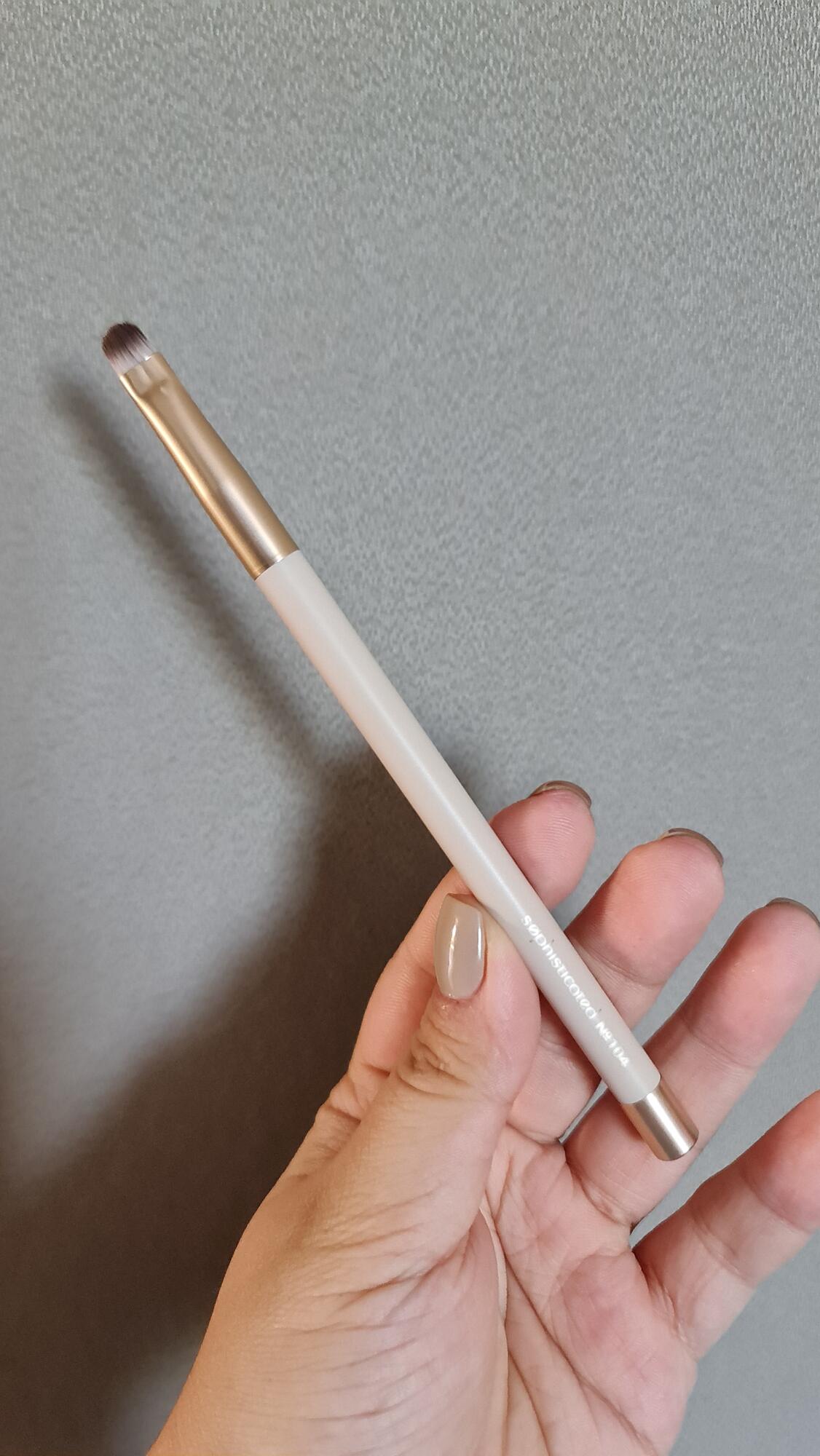 Sophisticated №104 Eye Smudge Brush – Precision Smudging and Perfect Eye Detailing | Lotshop.pk