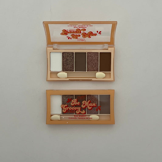 Ushas Be Groovy or Leave Man Eyeshadow Palette – 5 Shades of Stunning!✨